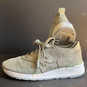 USA made - Silver Mint New Balance 997’s